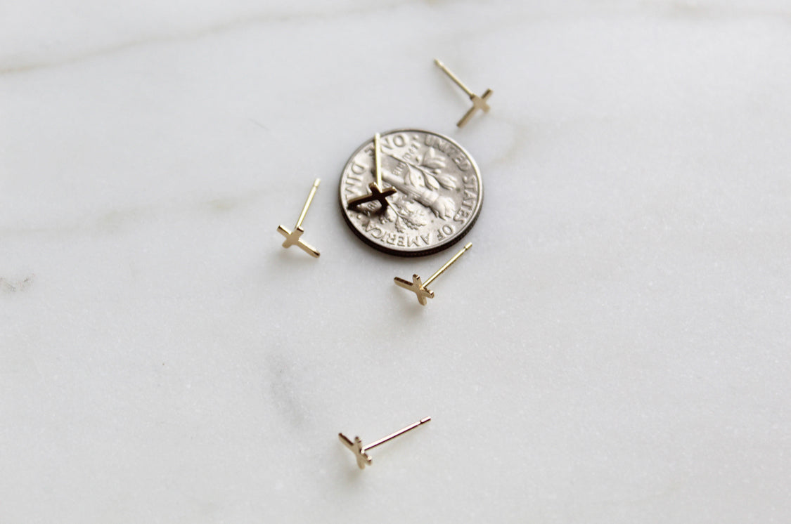 Cross Studs in 14k Gold