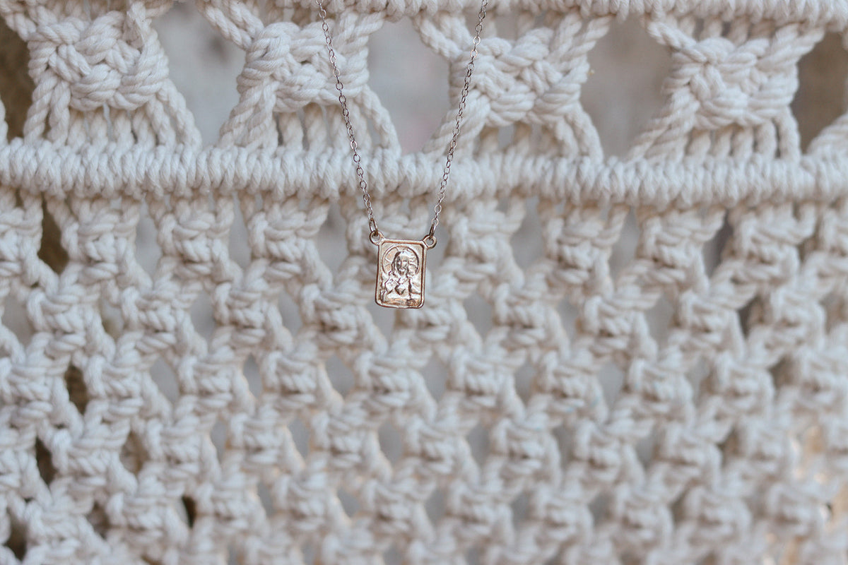 Silver Scapular