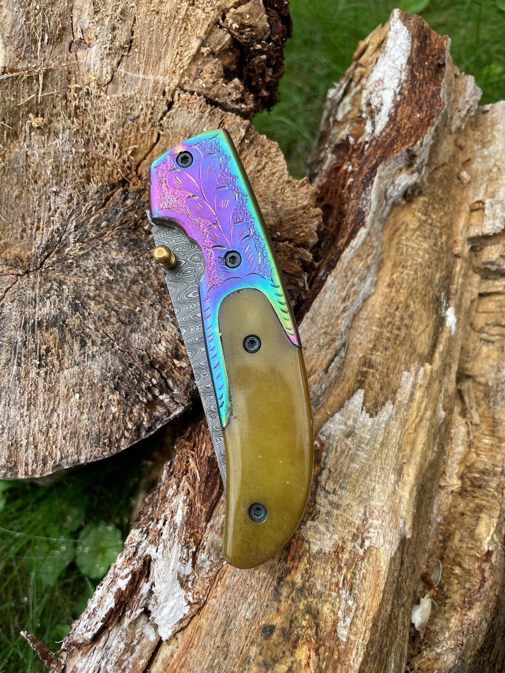 Damasucs Pocket Knife exquisite engraved bolster by Titan TF-015