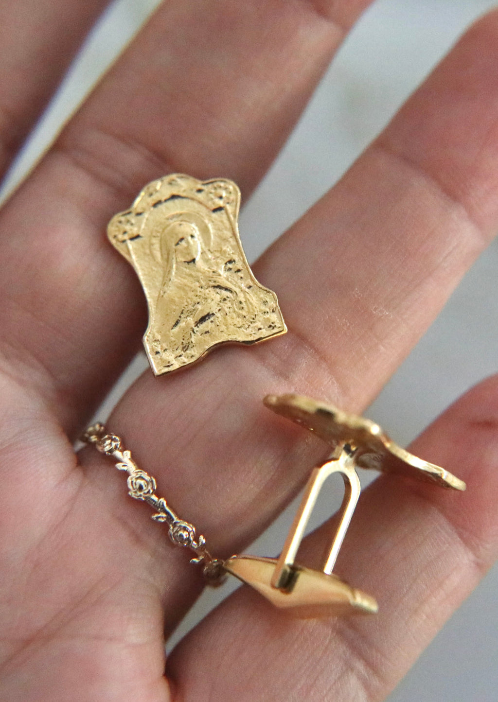 St. Thérèse of Lisieux Cufflinks in Vermeil
